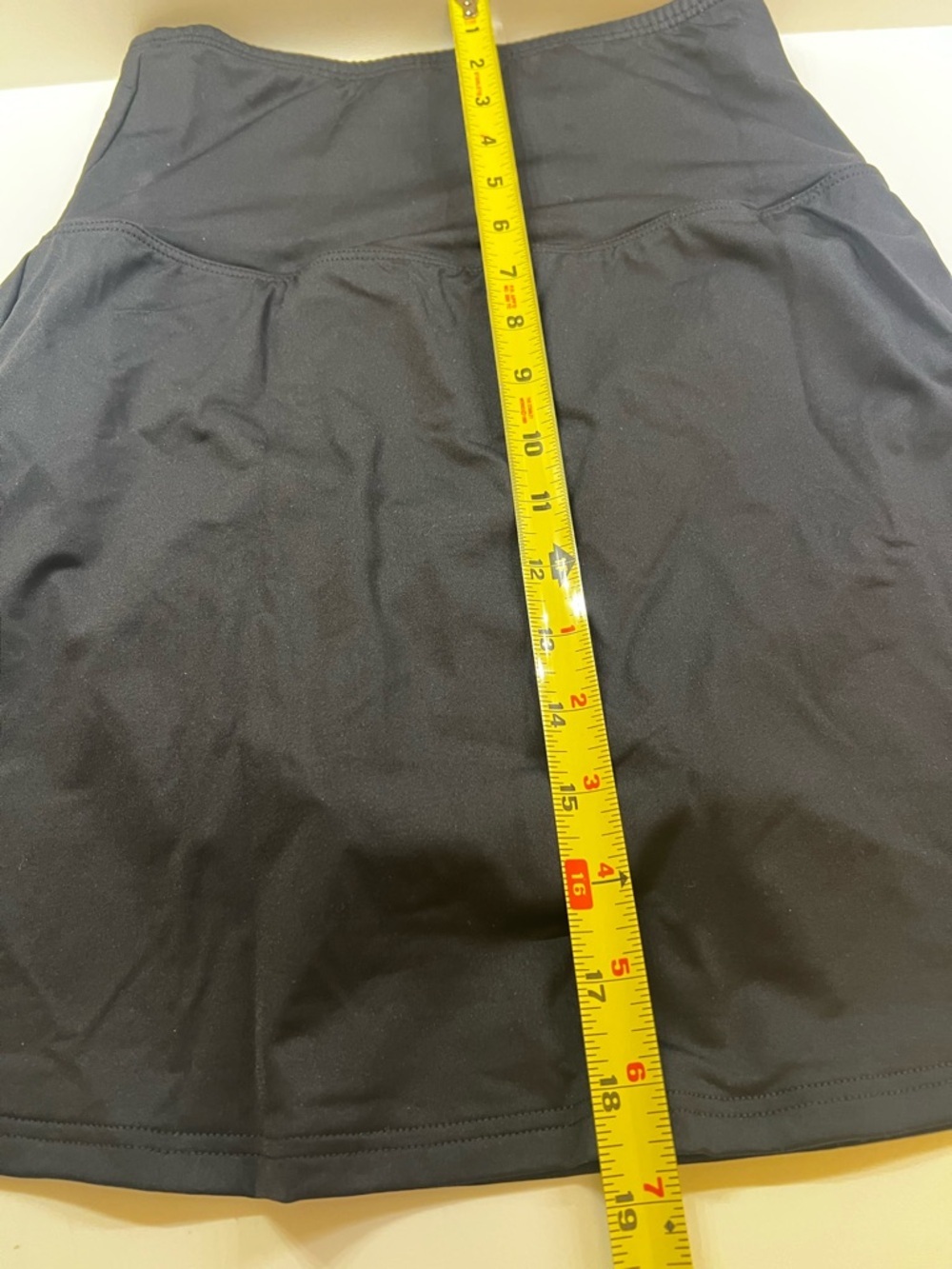 LANDS END BLACK SIZE 4 WOMEN’S ACTIVE SKIRT. SLEEK PERFORMANCE W/BUILT IN PANTS
